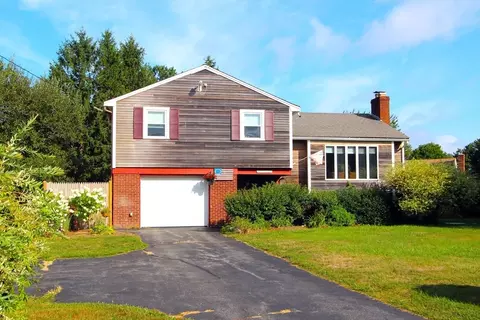 3 Aida M Cir, Sagamore Beach, MA 02562