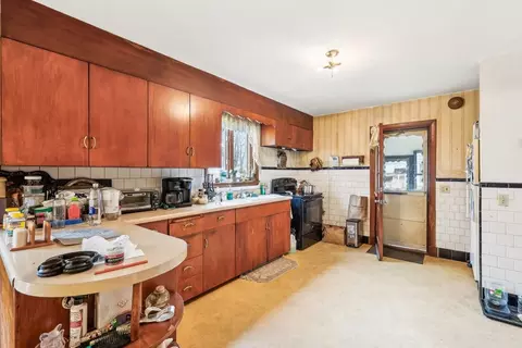 Kitchen - 33 Webster Ave, Beverly, MA 01915 photo 1 of 3