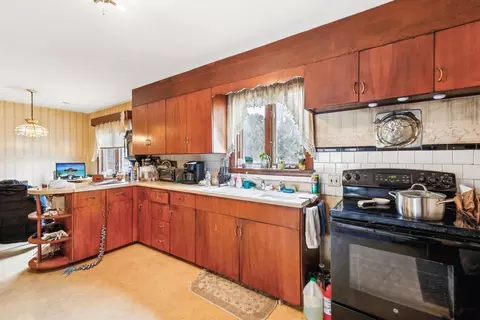 Kitchen - 33 Webster Ave, Beverly, MA 01915 photo 2 of 3