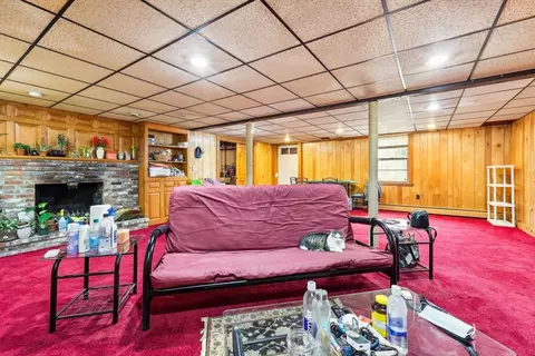 Living - 33 Webster Ave, Beverly, MA 01915 photo 4 of 4