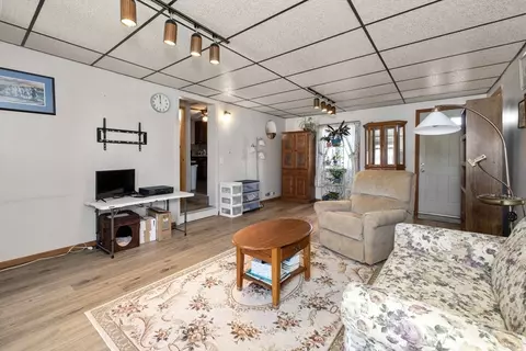 43 Lorimer St, Chicopee, MA 01013 photo 7