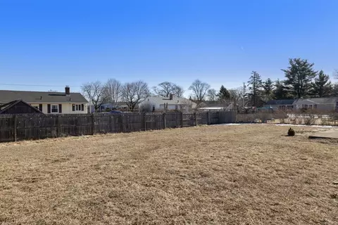 43 Lorimer St, Chicopee, MA 01013 photo 27