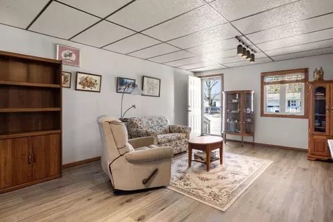 43 Lorimer St, Chicopee, MA 01013 photo 5
