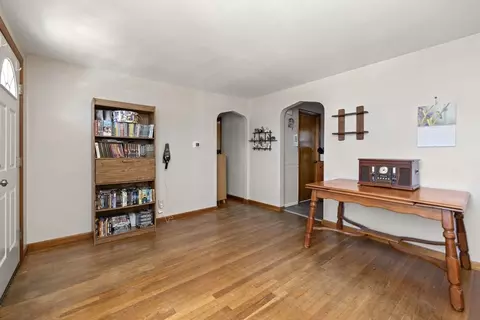43 Lorimer St, Chicopee, MA 01013 photo 11