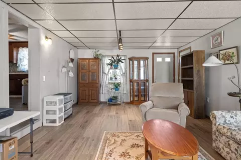 43 Lorimer St, Chicopee, MA 01013 photo 9