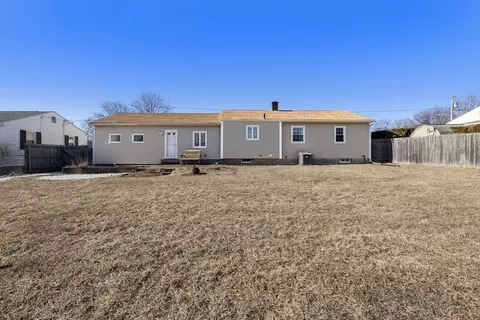 43 Lorimer St, Chicopee, MA 01013 photo 25