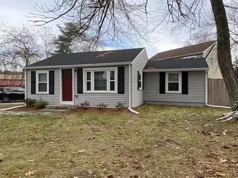 2 Marion St, Plymouth, MA 02360