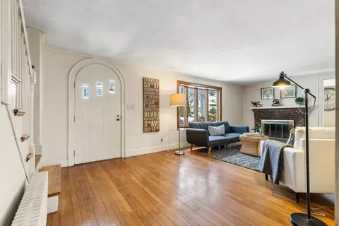 Entry Way - 5 Dewitt Rd, Stoneham, MA 02180 photo 2 of 2
