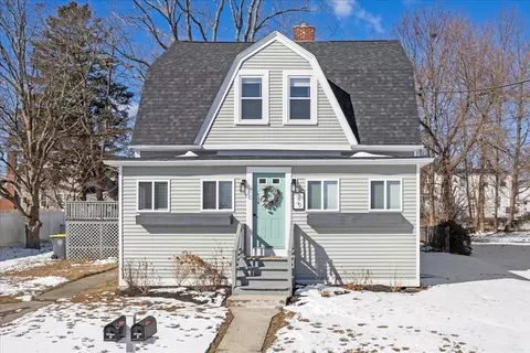 29 Madison Ave, Somerset, MA 02726