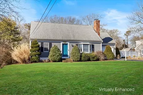 395 Strawberry Hill Rd, Barnstable, MA 02632