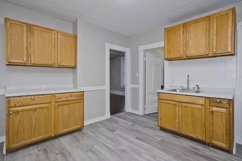 66 Mapledell St, Springfield, MA 01109 photo 8