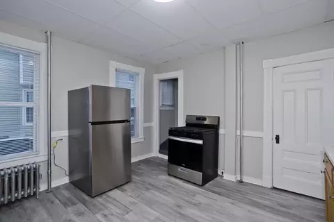 66 Mapledell St, Springfield, MA 01109 photo 9