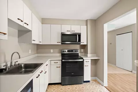 4 Summit Dr #419, Reading, MA 01867 photo 9
