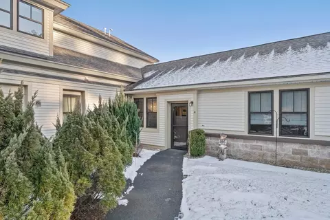 599 Washington St #4, Pembroke, MA 02359