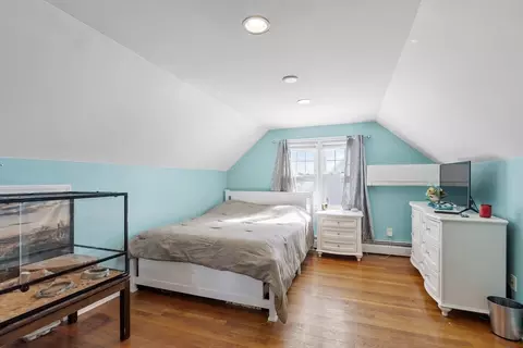 Bedroom - 66 Sunset Rd, Dracut, MA 01826 photo 6 of 9