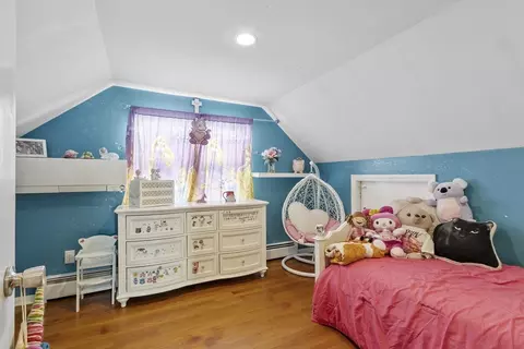 Bedroom - 66 Sunset Rd, Dracut, MA 01826 photo 4 of 9