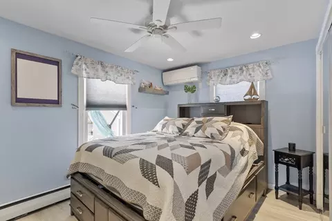 Bedroom - 66 Sunset Rd, Dracut, MA 01826 photo 3 of 9