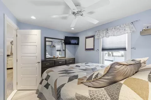 Bedroom - 66 Sunset Rd, Dracut, MA 01826 photo 1 of 9