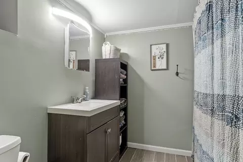 Bath - 66 Sunset Rd, Dracut, MA 01826 photo 2 of 2