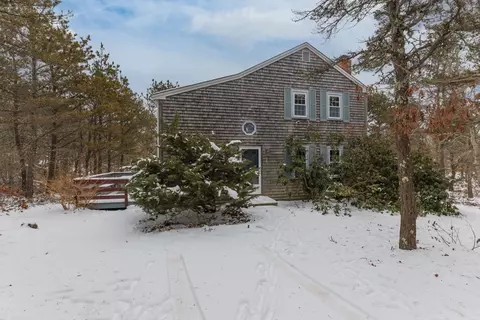 12 Cranberry Ln, Truro, MA 02666