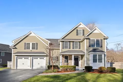 84 Lexington St, Burlington, MA 01803