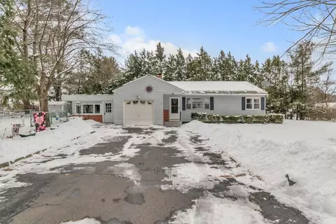 2 Beveridge Blvd, Westfield, MA 01085