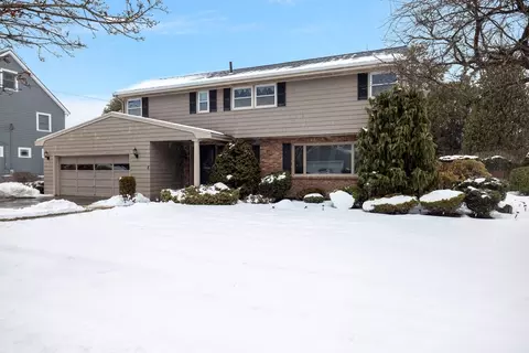 5 Mckinley Rd, Marblehead, MA 01945