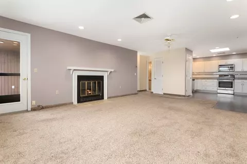 Living - 7 Thomas St # A, Saugus, MA 01906 photo 4 of 5