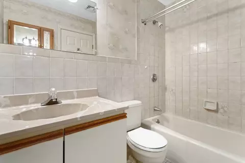 Bath - 7 Thomas St # A, Saugus, MA 01906 photo 3 of 4