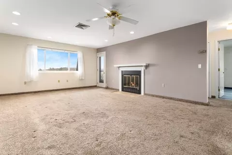 Living - 7 Thomas St # A, Saugus, MA 01906 photo 1 of 5