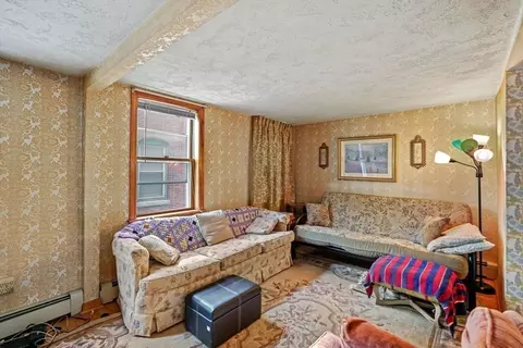 6 Endicott Ct, Boston, MA 02113 photo 4