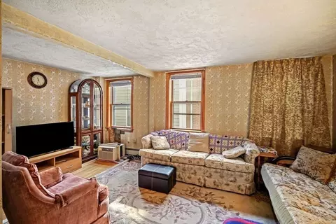 6 Endicott Ct, Boston, MA 02113