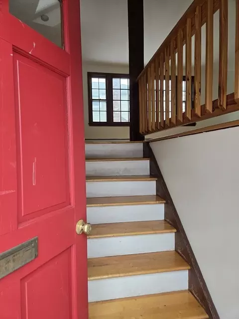 Entry Way - 60 Maverick St, Marblehead, MA 01945 photo 1 of 3