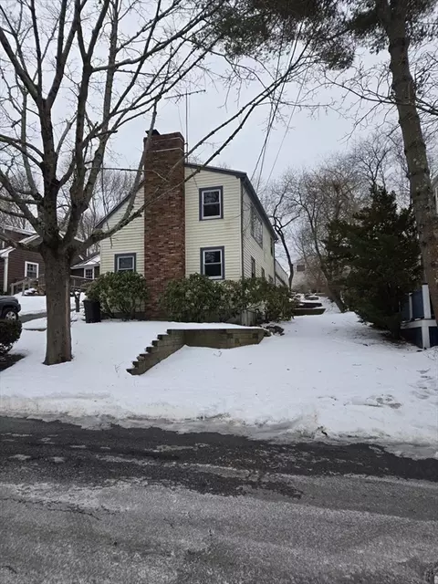 Exterior - 60 Maverick St, Marblehead, MA 01945 photo 2 of 5