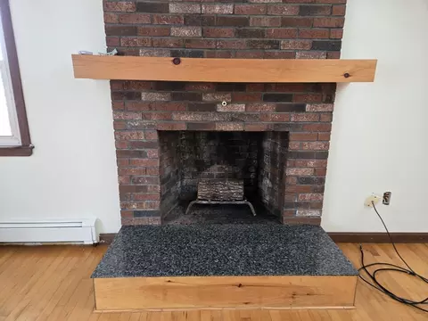 Living - 60 Maverick St, Marblehead, MA 01945 photo 4 of 5