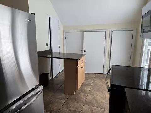 Kitchen - 60 Maverick St, Marblehead, MA 01945 photo 2 of 3