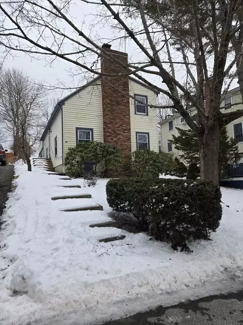 60 Maverick St, Marblehead, MA 01945