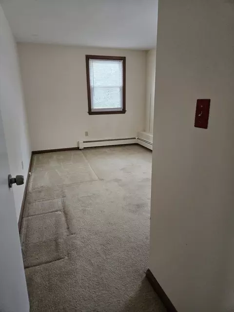 Bedroom - 60 Maverick St, Marblehead, MA 01945 photo 1 of 5