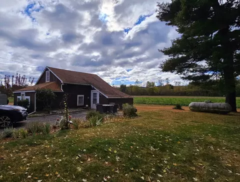 71 Russell St, Hadley, MA 01035