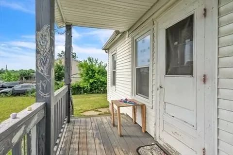 Exterior - 79 Marshall St, Springfield, MA 01109 photo 5 of 7
