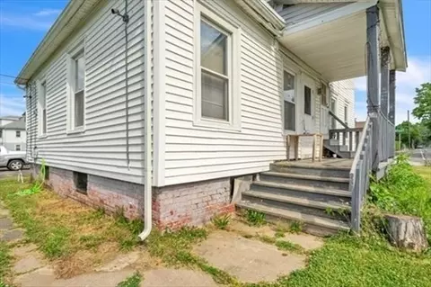 Exterior - 79 Marshall St, Springfield, MA 01109 photo 4 of 7