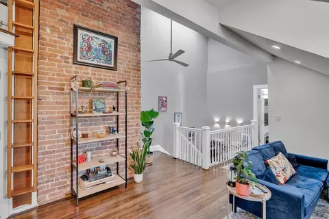 18 Sunset St #4, Boston, MA 02120