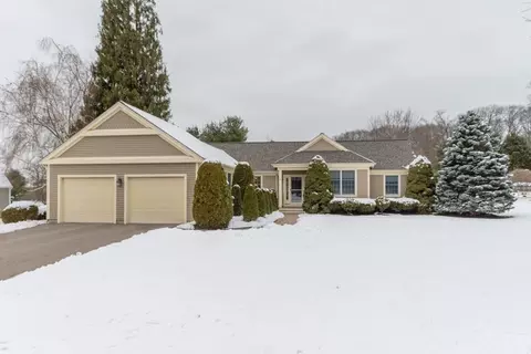 14 Wyndstone Way, Framingham, MA 01701