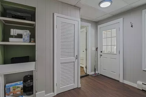 Entry Way - 576 Crescent St, Athol, MA 01331 photo 9 of 11