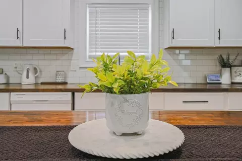 Kitchen - 576 Crescent St, Athol, MA 01331 photo 2 of 4