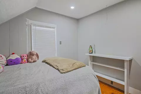 Bedroom - 576 Crescent St, Athol, MA 01331 photo 2 of 9