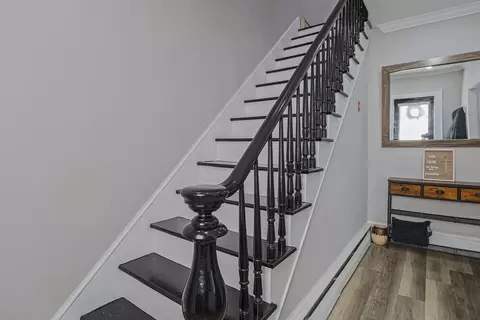 Entry Way - 576 Crescent St, Athol, MA 01331 photo 2 of 11