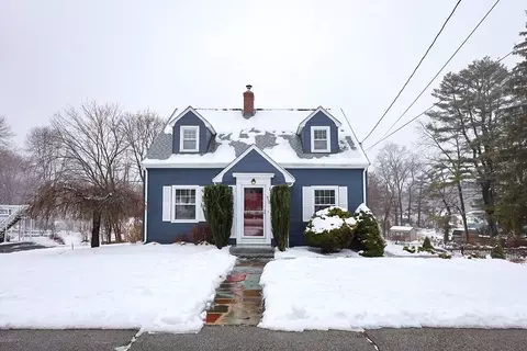 210 Dutcher St, Hopedale, MA 01747