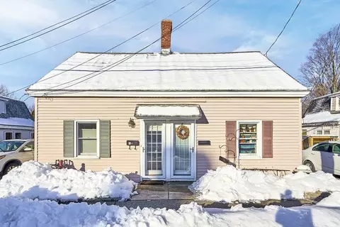 32 Water St #32, North Andover, MA 01845