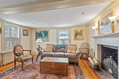 22 Mechanic St, Marblehead, MA 01945